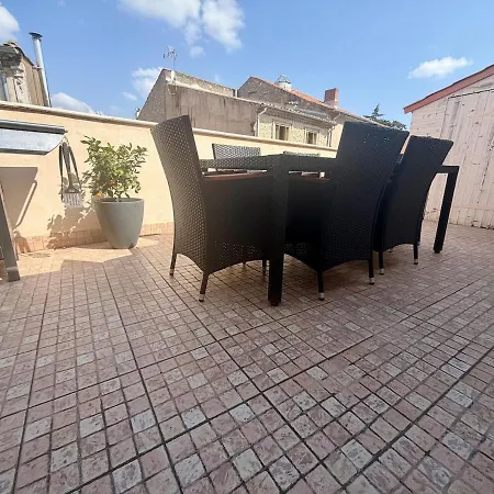 Апартаменты Cosy Avec Terrasse Tropezienne *