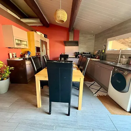 Апартаменты Cosy Avec Terrasse Tropezienne
